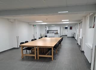 Översikt över stora fritidslokalen på Albinsrogatan 37.