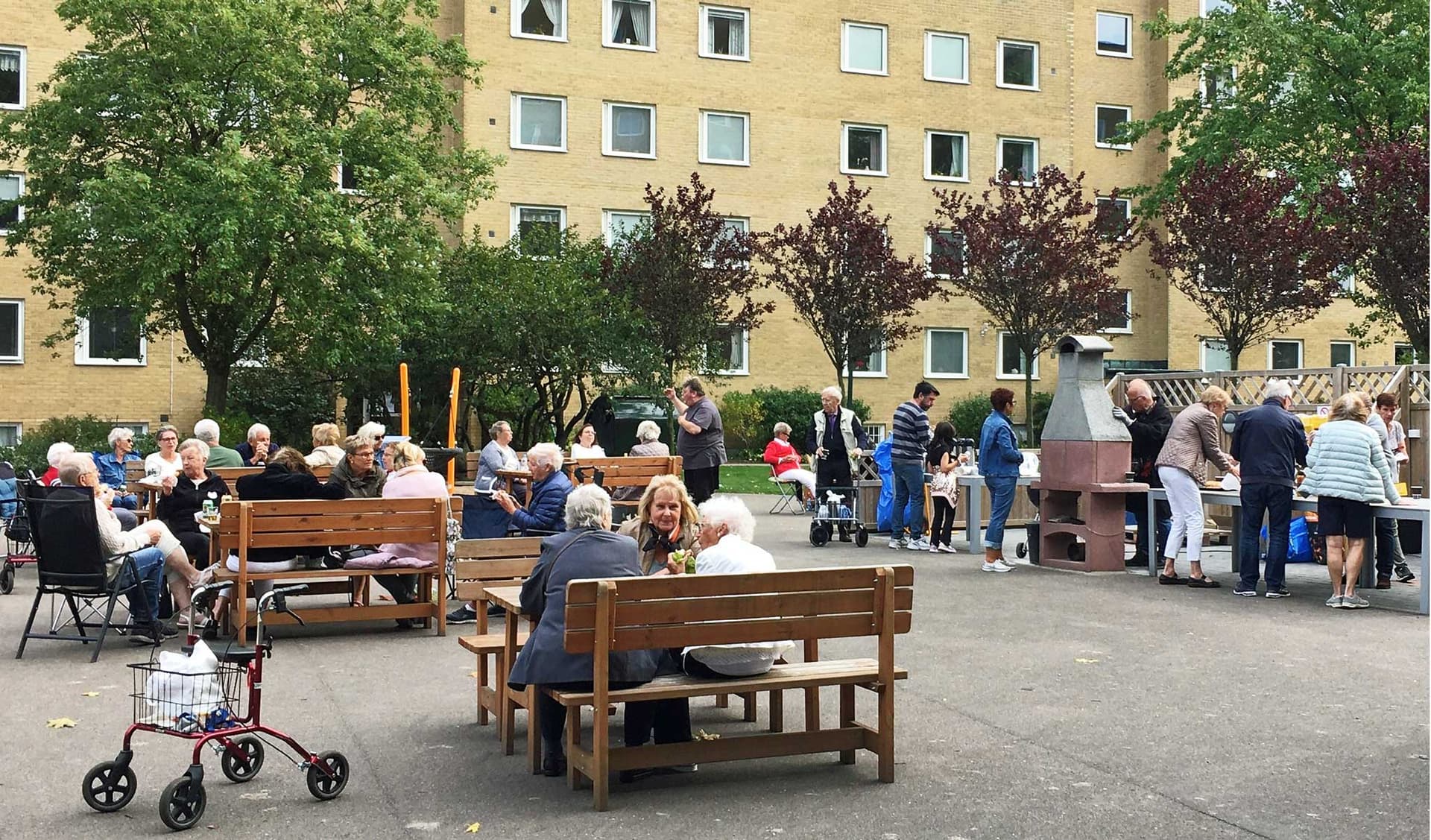 Grillad mat på galler.